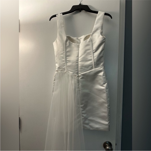 White Satin Bridal Mini Dress w/Removable Train – Vegas, Destination, Modern S/M - Picture 4 of 15